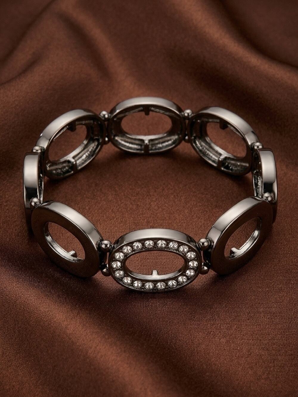 NWOT Gunmetal Tone Rhinestone Oval Link Stretch Bracelet 7”